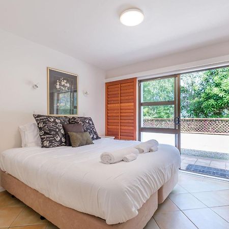 Onetangi Beach Apartments Ngoại thất bức ảnh