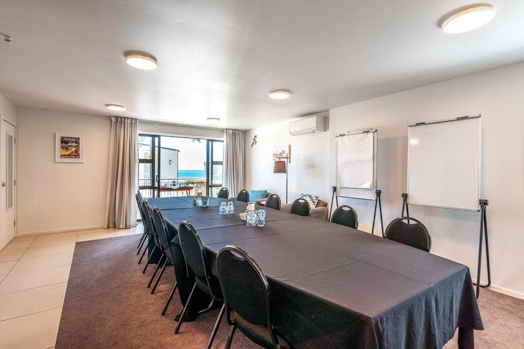 Onetangi Beach Apartments Ngoại thất bức ảnh