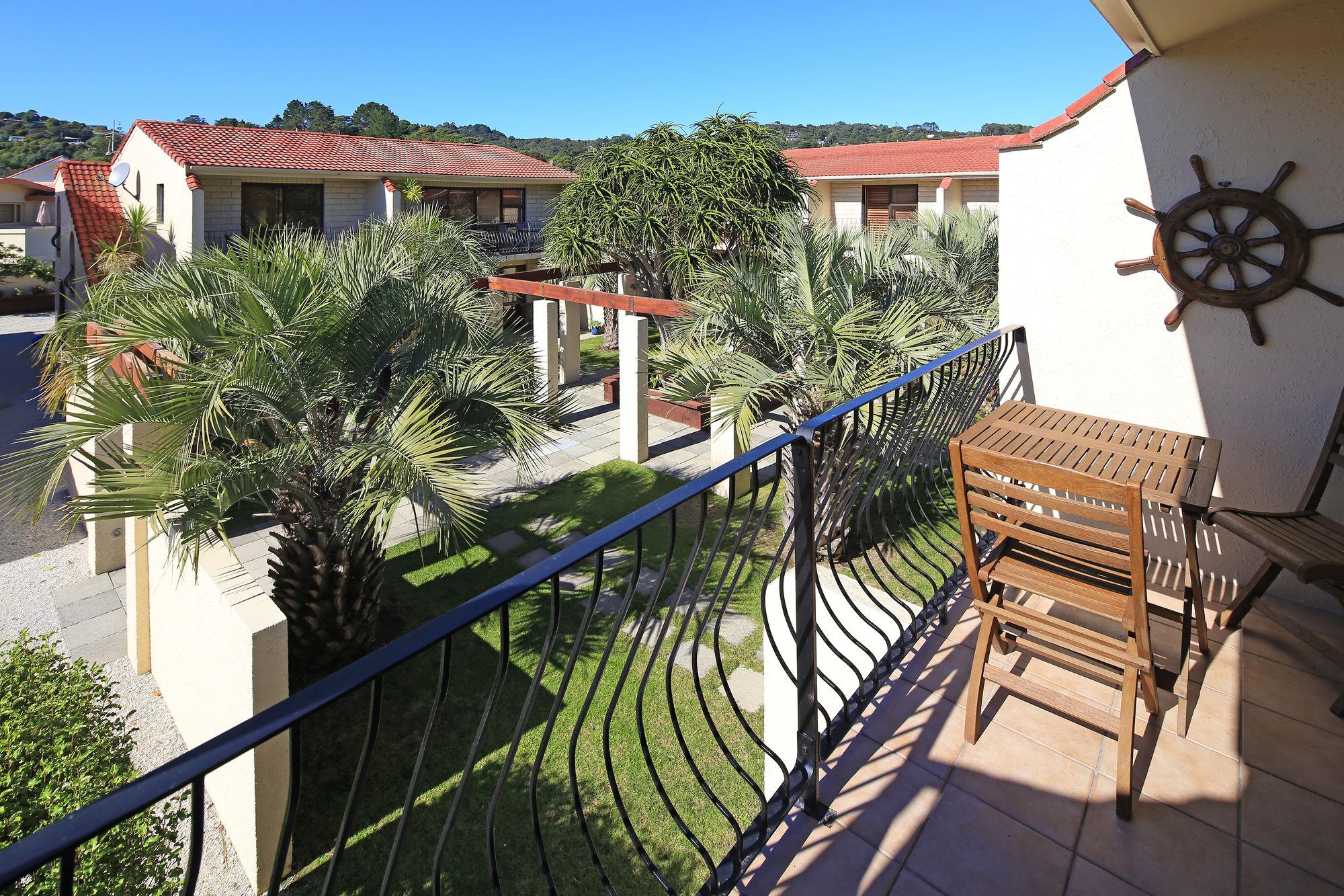 Onetangi Beach Apartments Ngoại thất bức ảnh
