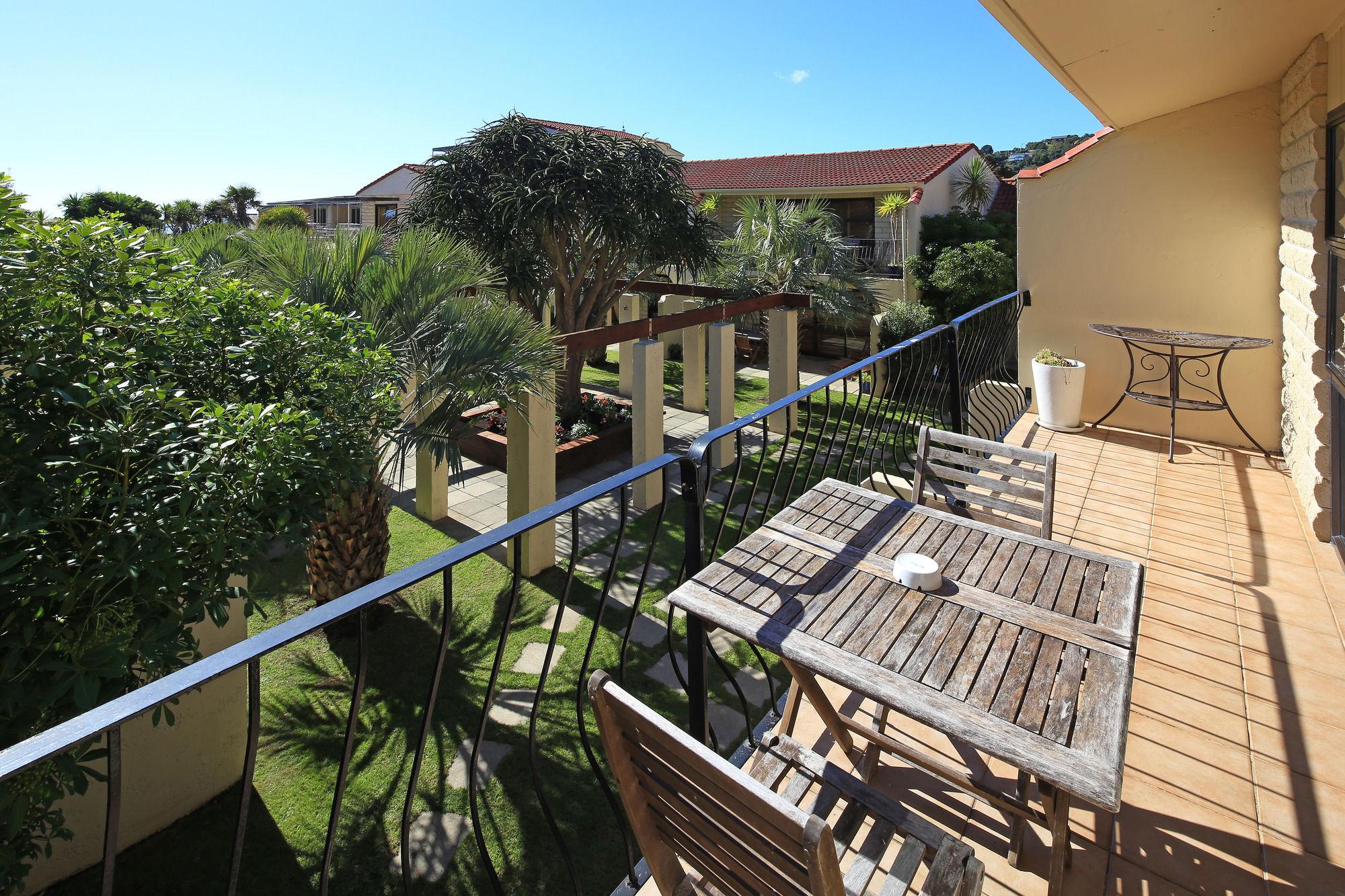 Onetangi Beach Apartments Ngoại thất bức ảnh