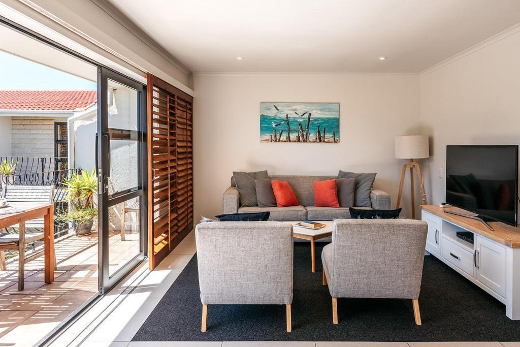 Onetangi Beach Apartments Ngoại thất bức ảnh