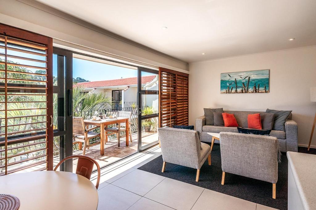 Onetangi Beach Apartments Ngoại thất bức ảnh