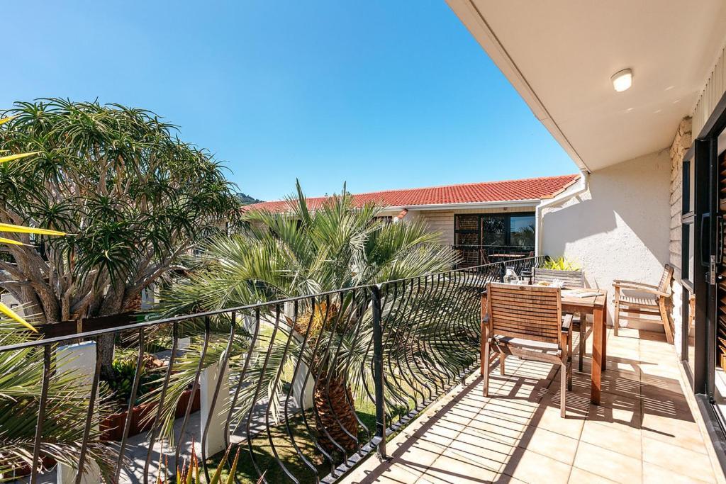 Onetangi Beach Apartments Ngoại thất bức ảnh
