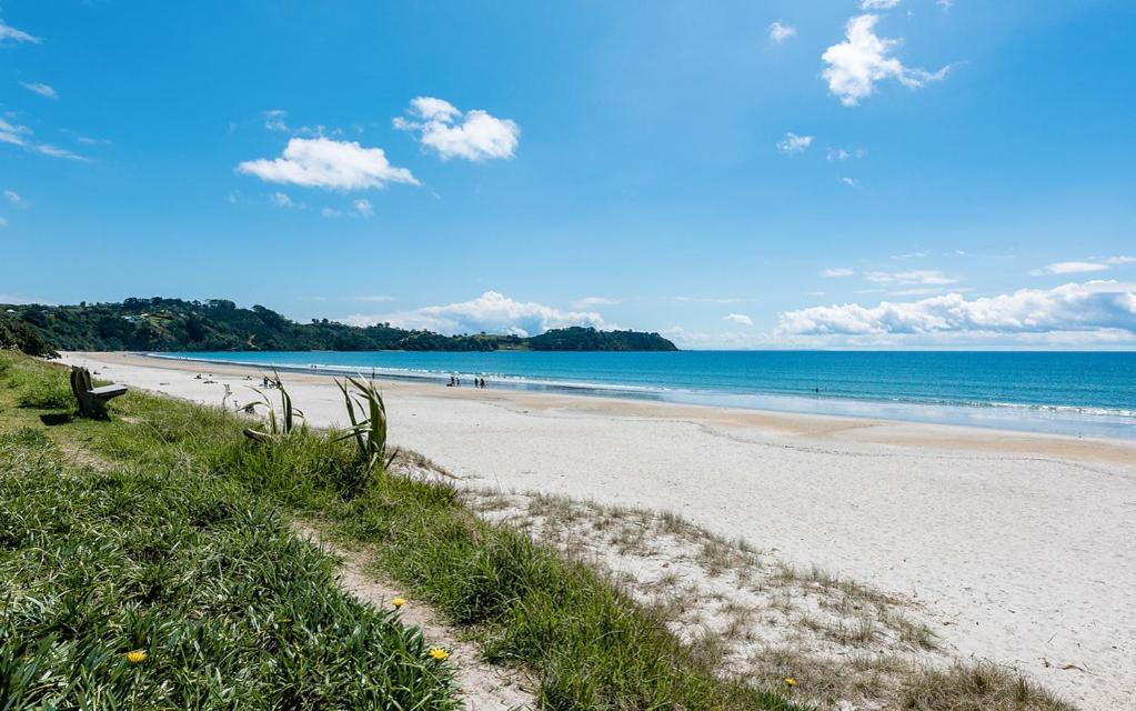Onetangi Beach Apartments Ngoại thất bức ảnh