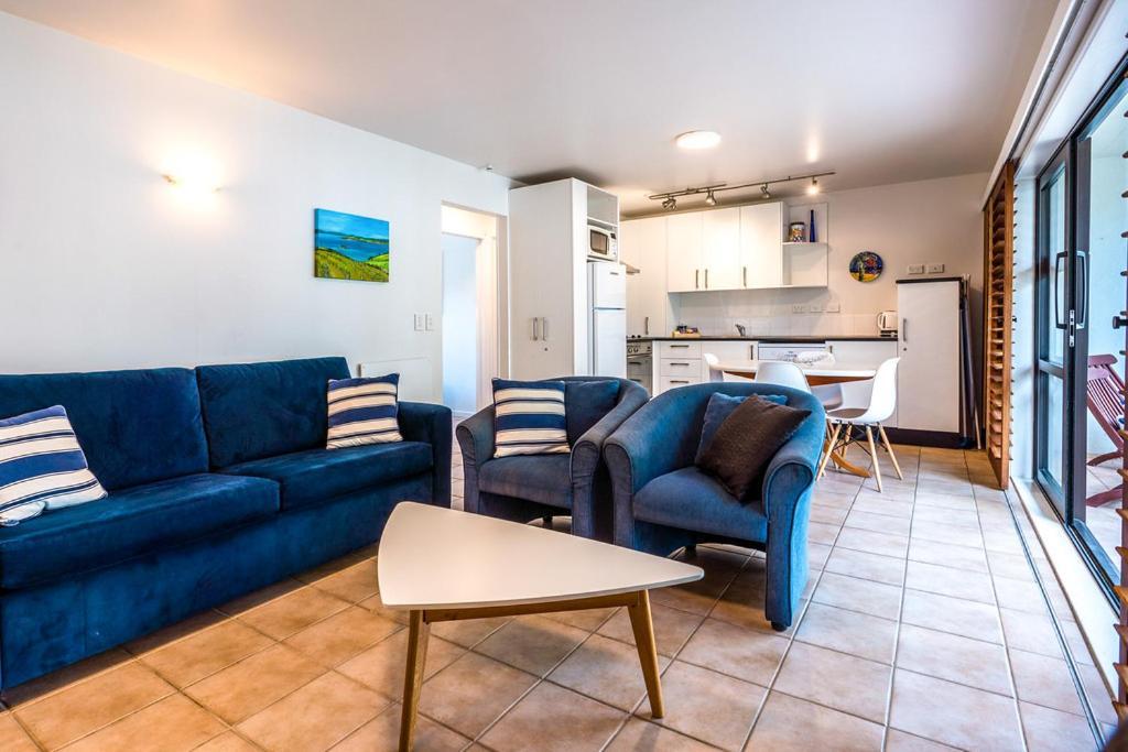 Onetangi Beach Apartments Ngoại thất bức ảnh